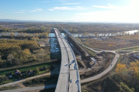 KUZMIN-SREMSKA RAÇA ROAD