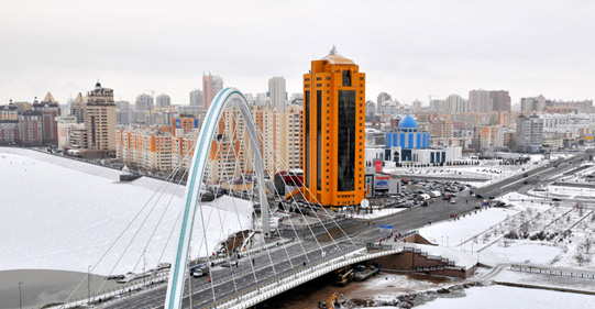 STADT ASTANA KABANBAY BATIR STRASSE REKONSTRUKTION DER BRÜCKE ÜBER ISHIM FLUSS
